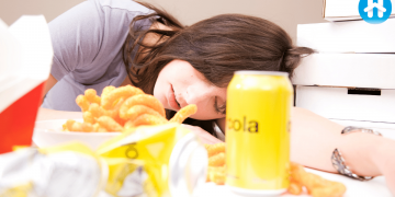 Sağlıklı Şekilde Aşırı Yemekten Nasıl Kurtulunur (Adım Adım Kılavuz)