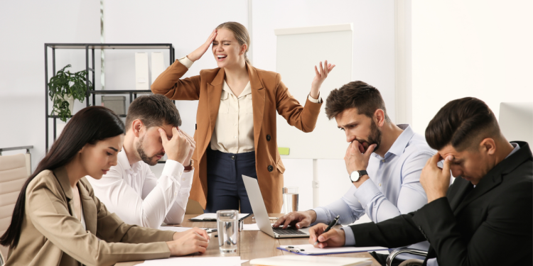 Ofis Hileleri: Daha Verimli Çalışmak İçin Bilmeniz Gerekenler! 1 İş hayatında verimli çalışmak her profesyonelin arzuladığı bir hedef olabilir. Ofis ortamında, iş performansını artırmak, zamanı etkili kullanmak ve motivasyonu yüksek tutmak için bir dizi hile ve yöntem bulunmaktadır